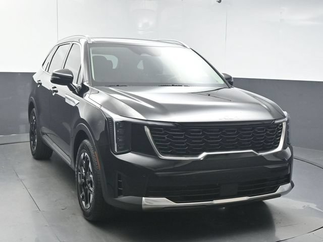 Used 2025 Kia Sorento S w/ Panoramic Sunroof Package FWD image 2