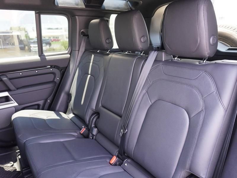New 2024 Land Rover Defender 110 S image 8