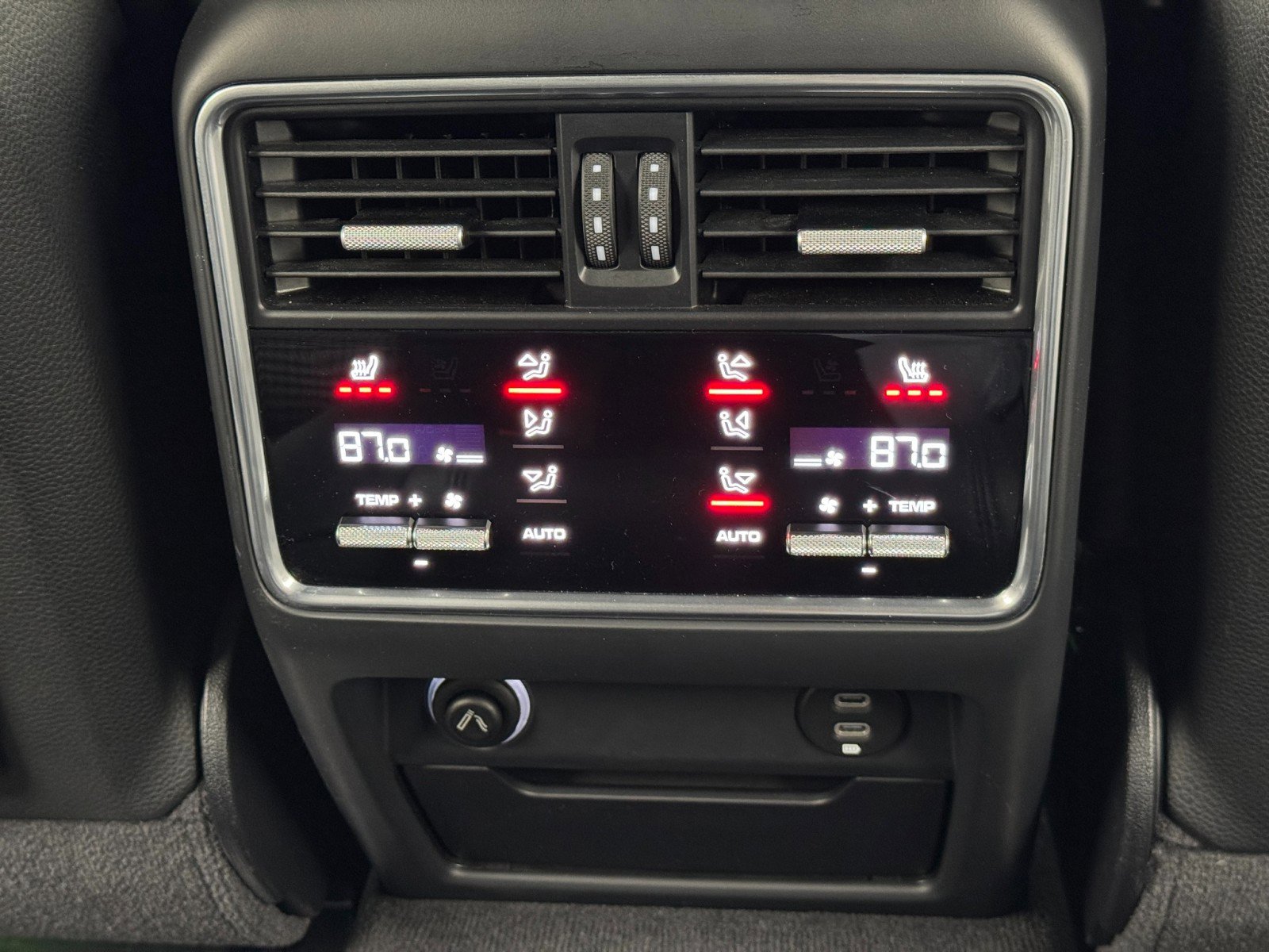 Used 2022 Porsche Cayenne Turbo S image 38