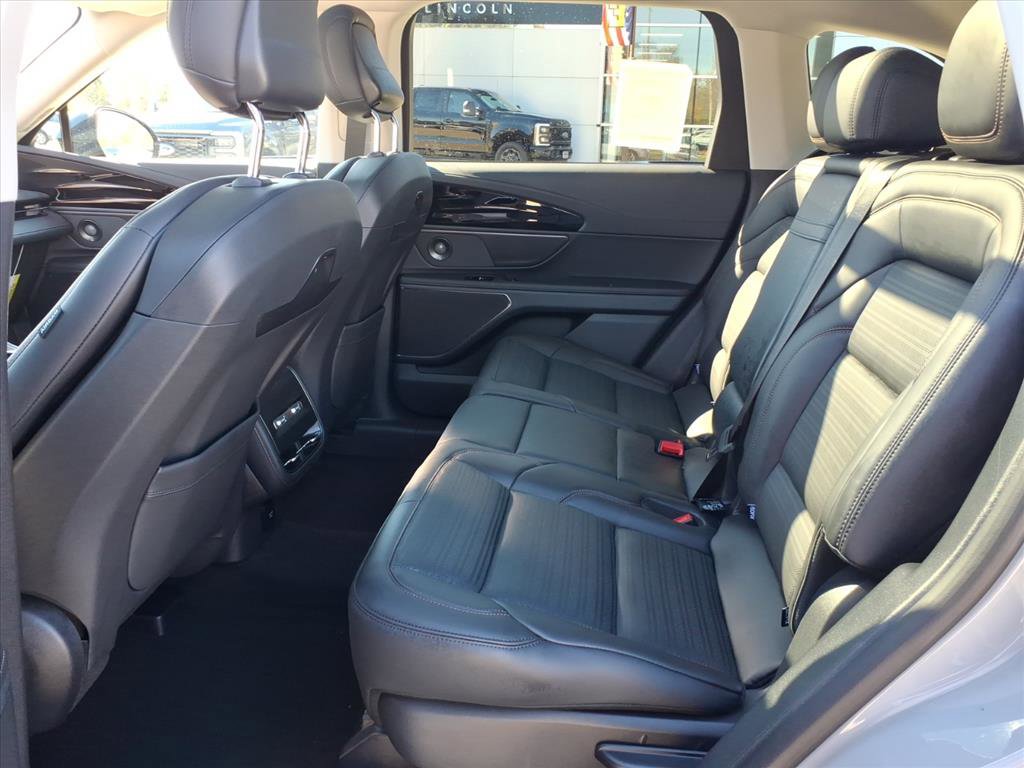 New 2026 Lincoln Nautilus Reserve w/ Jet Appearance Package image 8