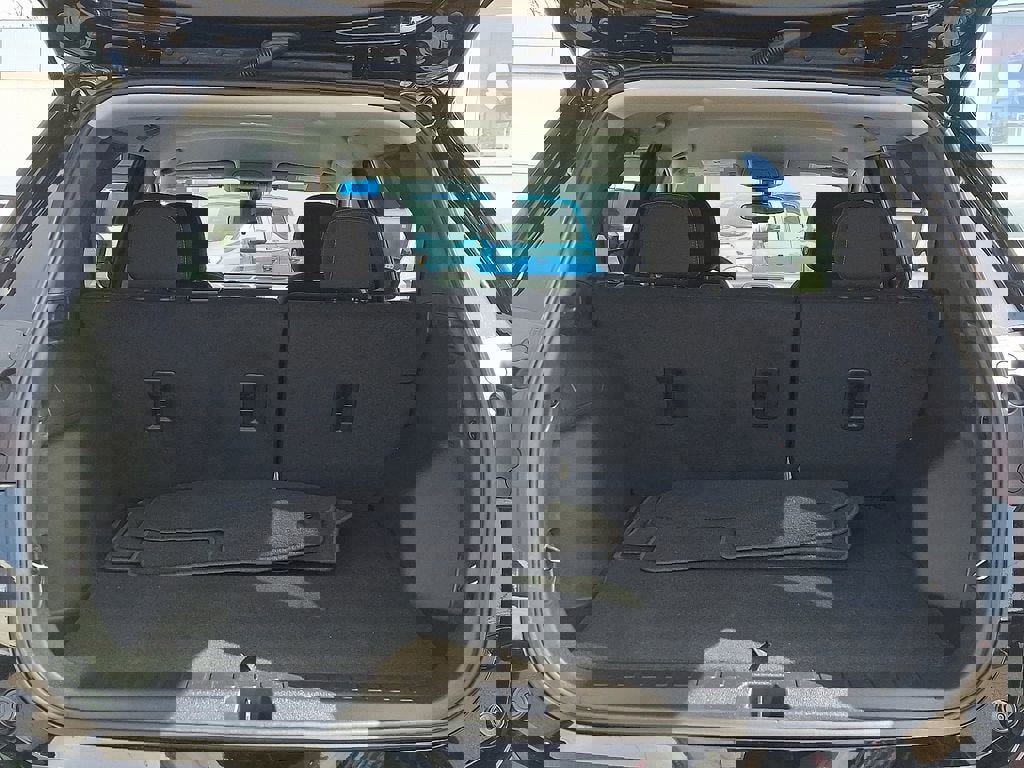 Used 2023 Chevrolet Equinox LT image 28