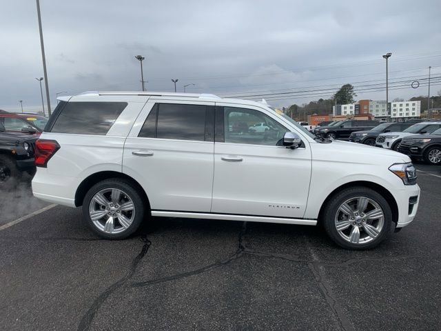 Used 2022 Ford Expedition Platinum AWD/4WD image 2
