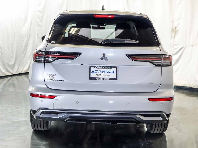 Used 2025 Mitsubishi Outlander SE AWD/4WD image 8