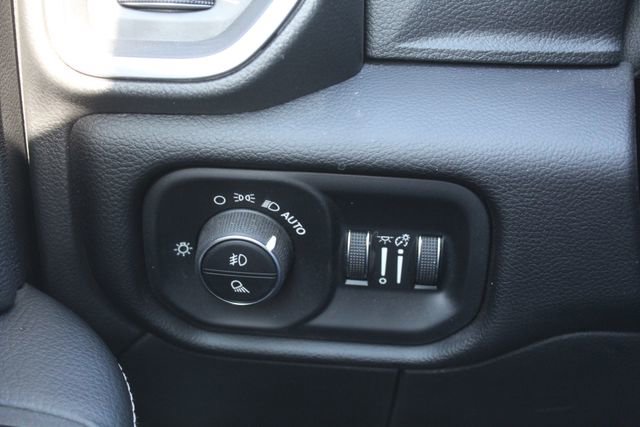 Used 2025 RAM 2500 Laramie AWD/4WD image 30