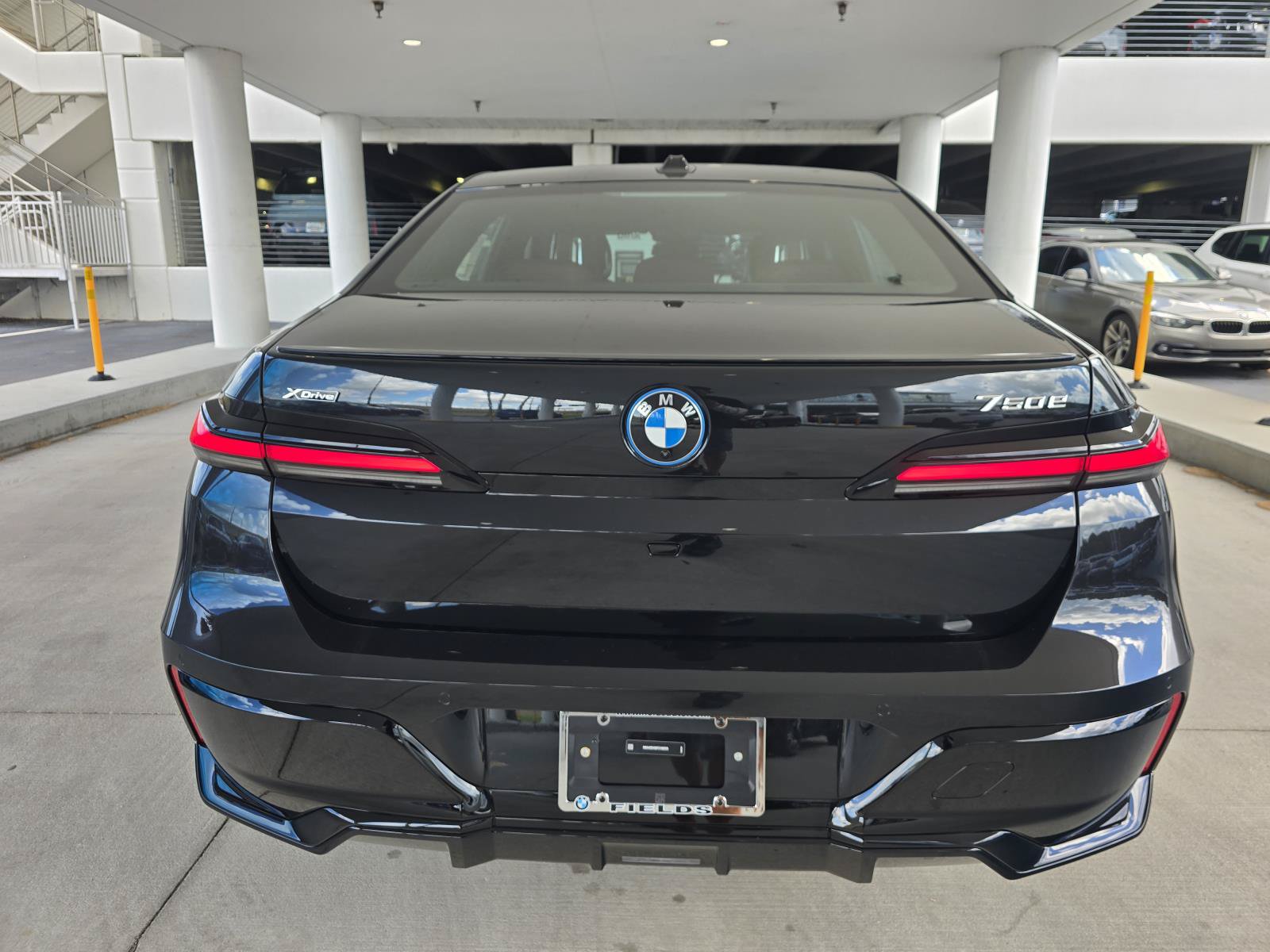 New 2026 BMW 750e xDrive AWD/4WD image 4