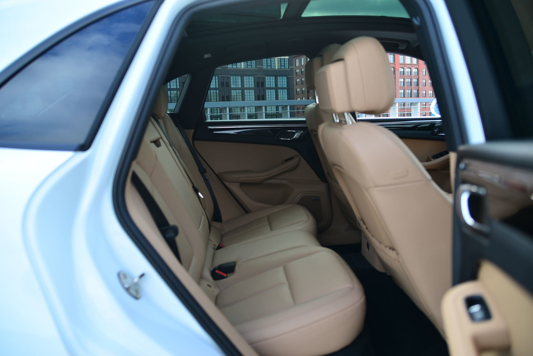 Certified 2025 Porsche Macan image 27