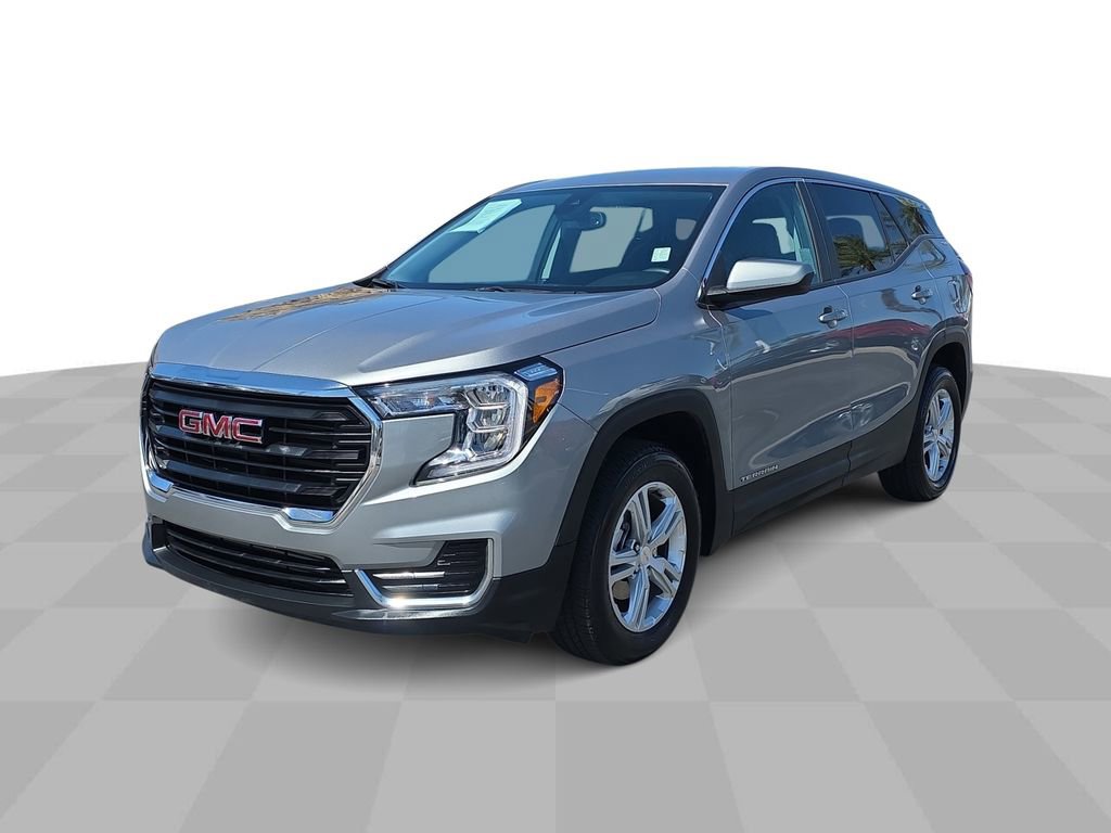 Used 2024 GMC Terrain SLE image 4