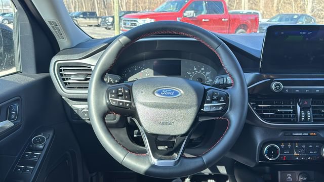 Certified 2022 Ford Escape SEL w/ SEL Stealth AWD Package image 15