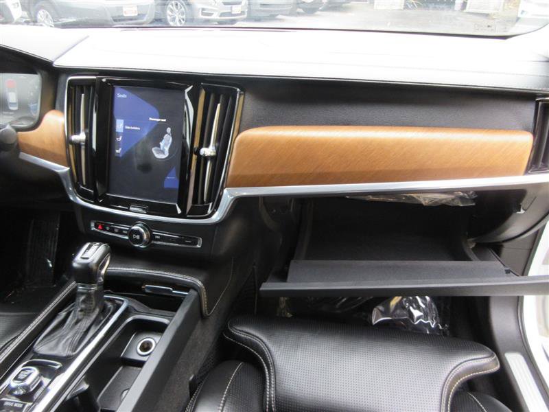 Used 2018 Volvo S90 T6 Inscription w/ Convenience Package image 34