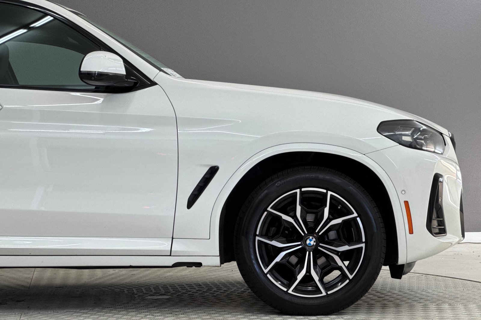 Used 2024 BMW X3 sDrive30i w/ Premium Package RWD image 36