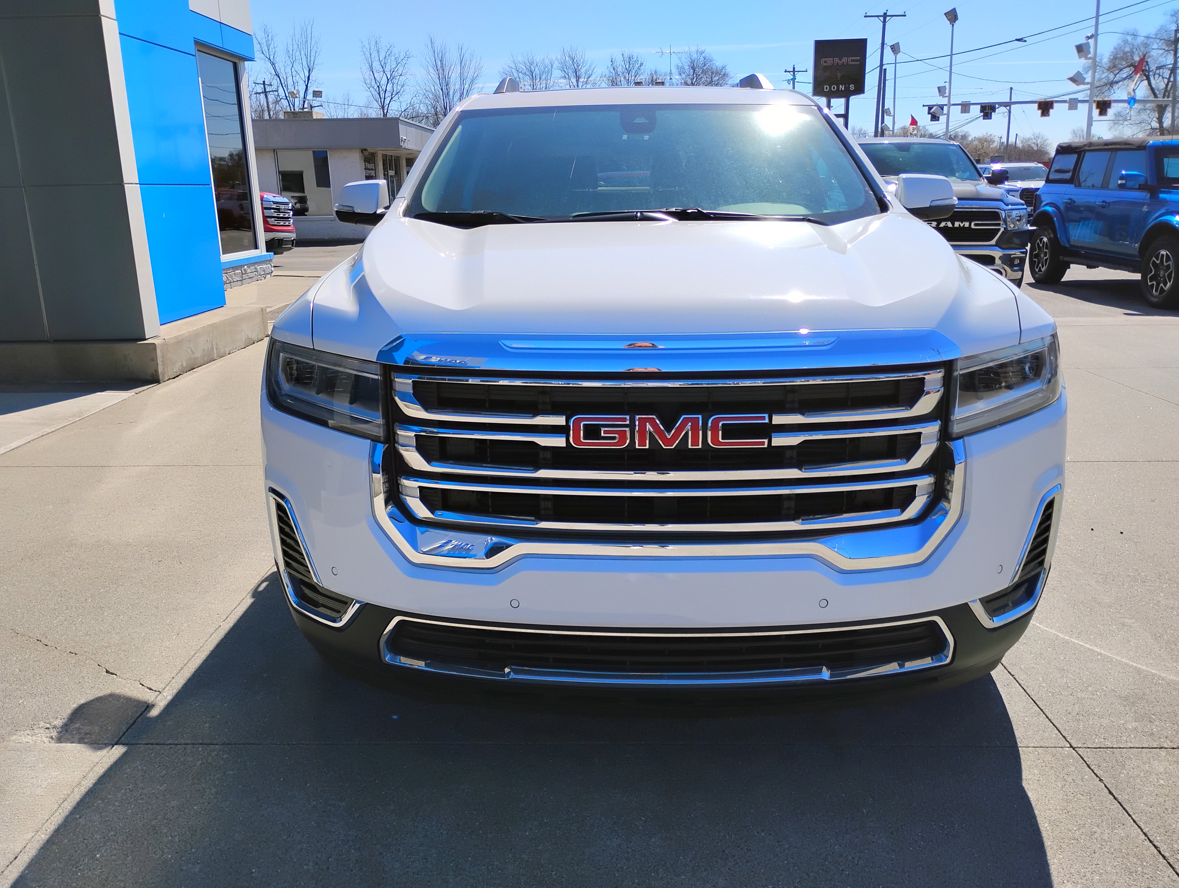 Used 2022 GMC Acadia SLE w/ Driver Convenience Package image 30