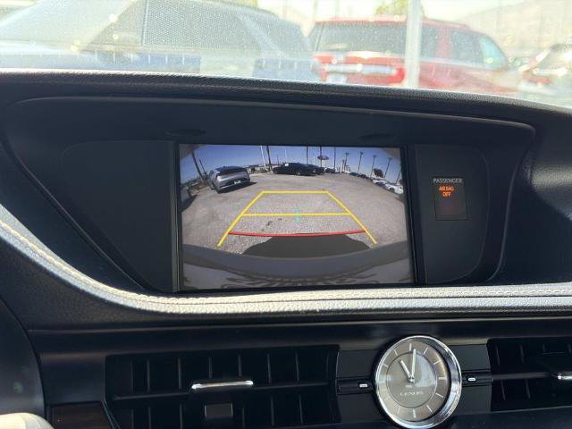 Used 2018 Lexus ES 300h w/ Luxury Package FWD image 28