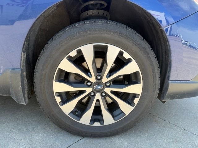 Used 2017 Subaru Outback 2.5i Limited AWD/4WD image 12