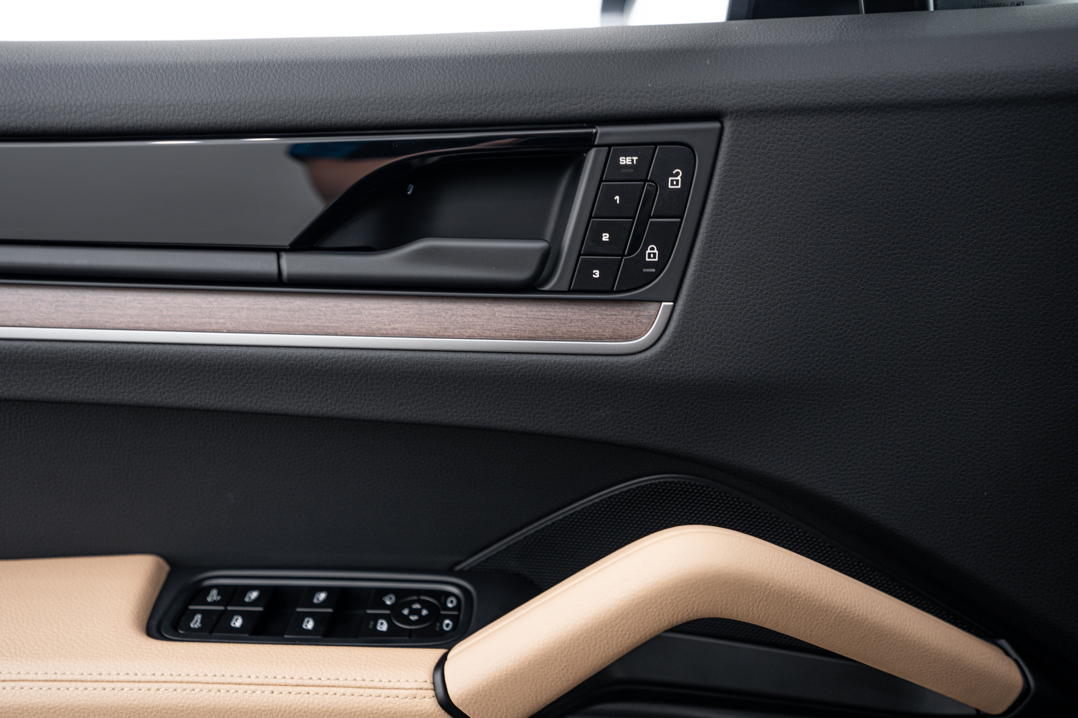 Certified 2026 Porsche Cayenne AWD/4WD image 19