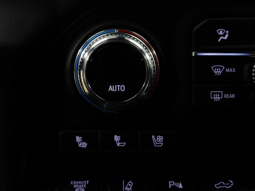 Used 2022 GMC Sierra 3500 Denali w/ Technology Package image 57