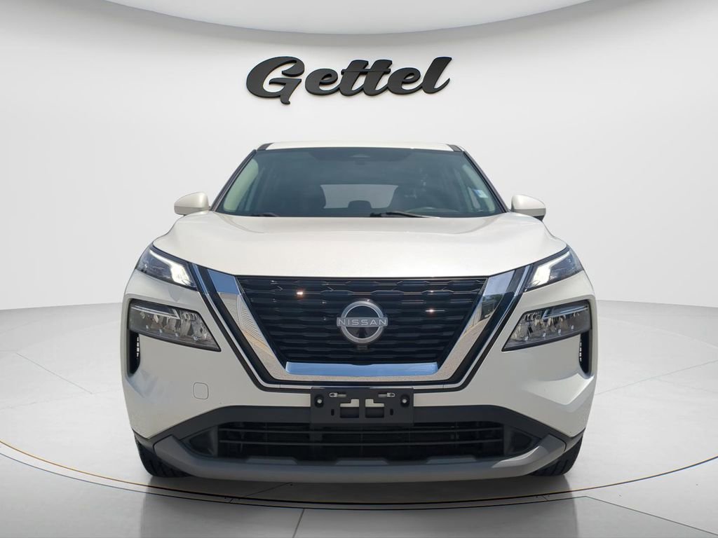 Certified 2023 Nissan Rogue SV FWD image 2