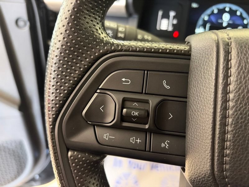 Used 2025 Toyota Tacoma SR5 AWD/4WD image 23