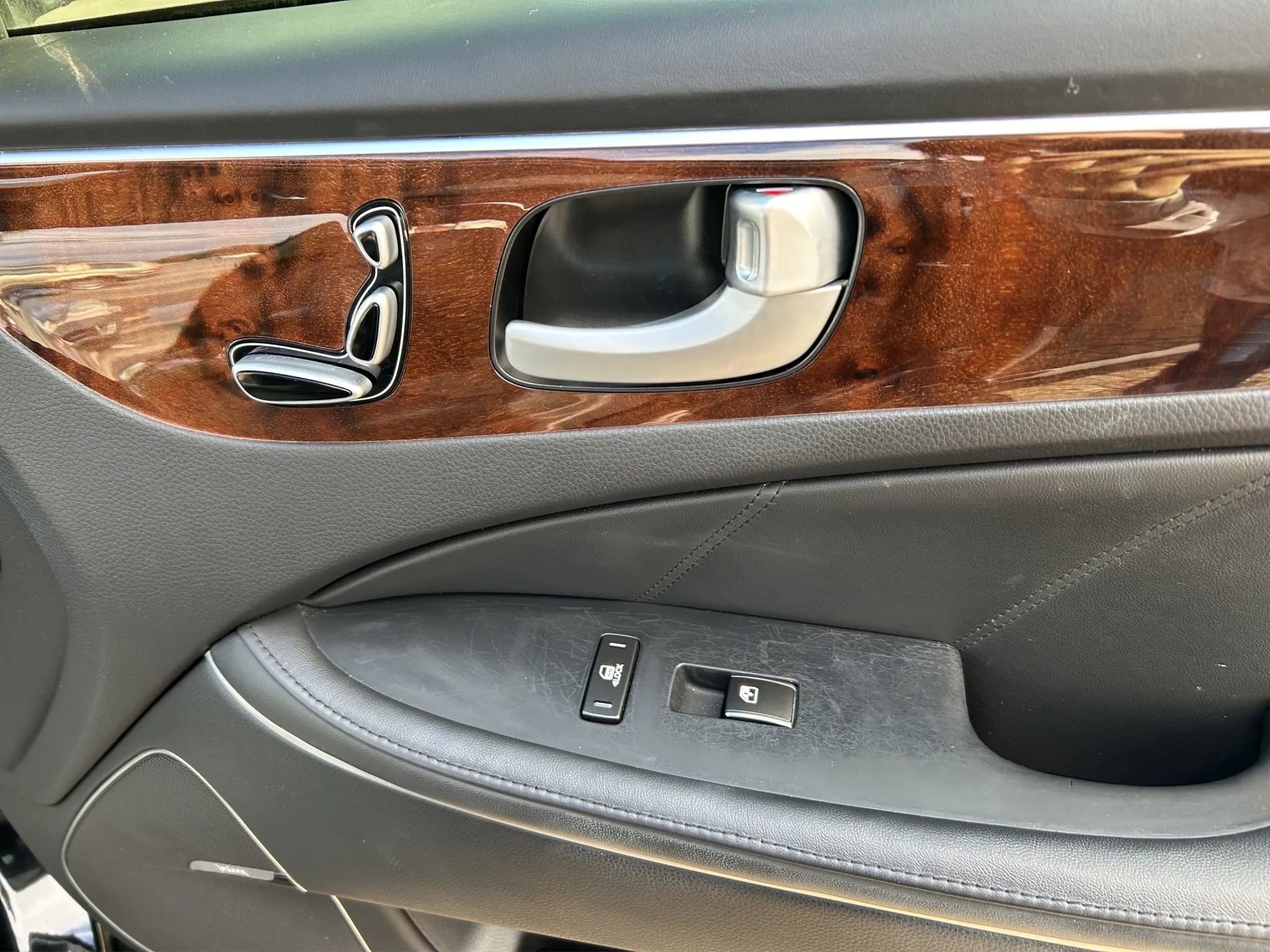 Used 2012 Hyundai Equus Signature image 19