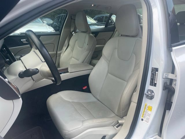 Used 2019 Volvo S60 T6 Momentum AWD/4WD image 10