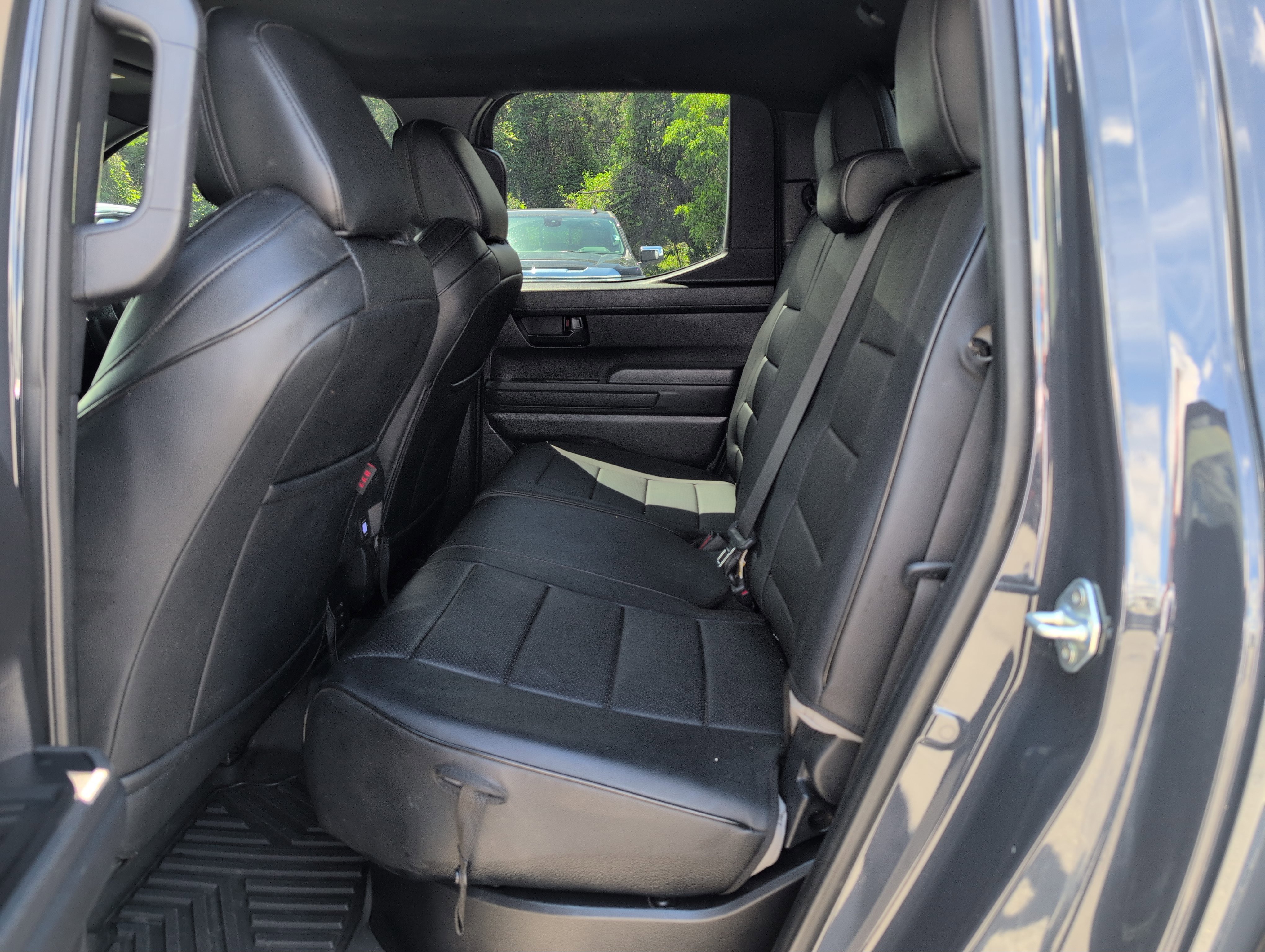Used 2024 Toyota Tacoma SR5 AWD/4WD image 30