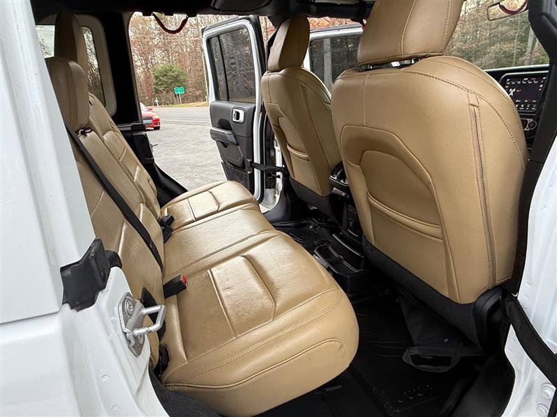 Used 2019 Jeep Wrangler Unlimited Sahara image 18