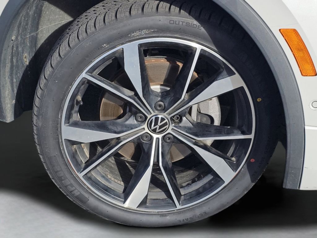 Used 2022 Volkswagen Tiguan SEL R-Line image 19