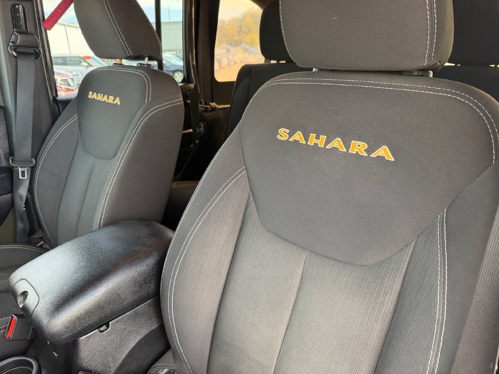 Used 2015 Jeep Wrangler Unlimited Sahara w/ Dual Top Group AWD/4WD image 16
