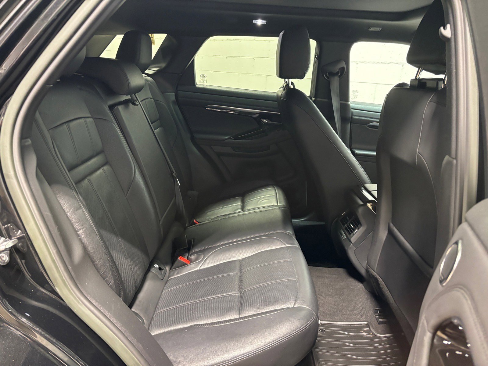 Used 2023 Land Rover Range Rover Evoque R-Dynamic SE AWD/4WD image 39
