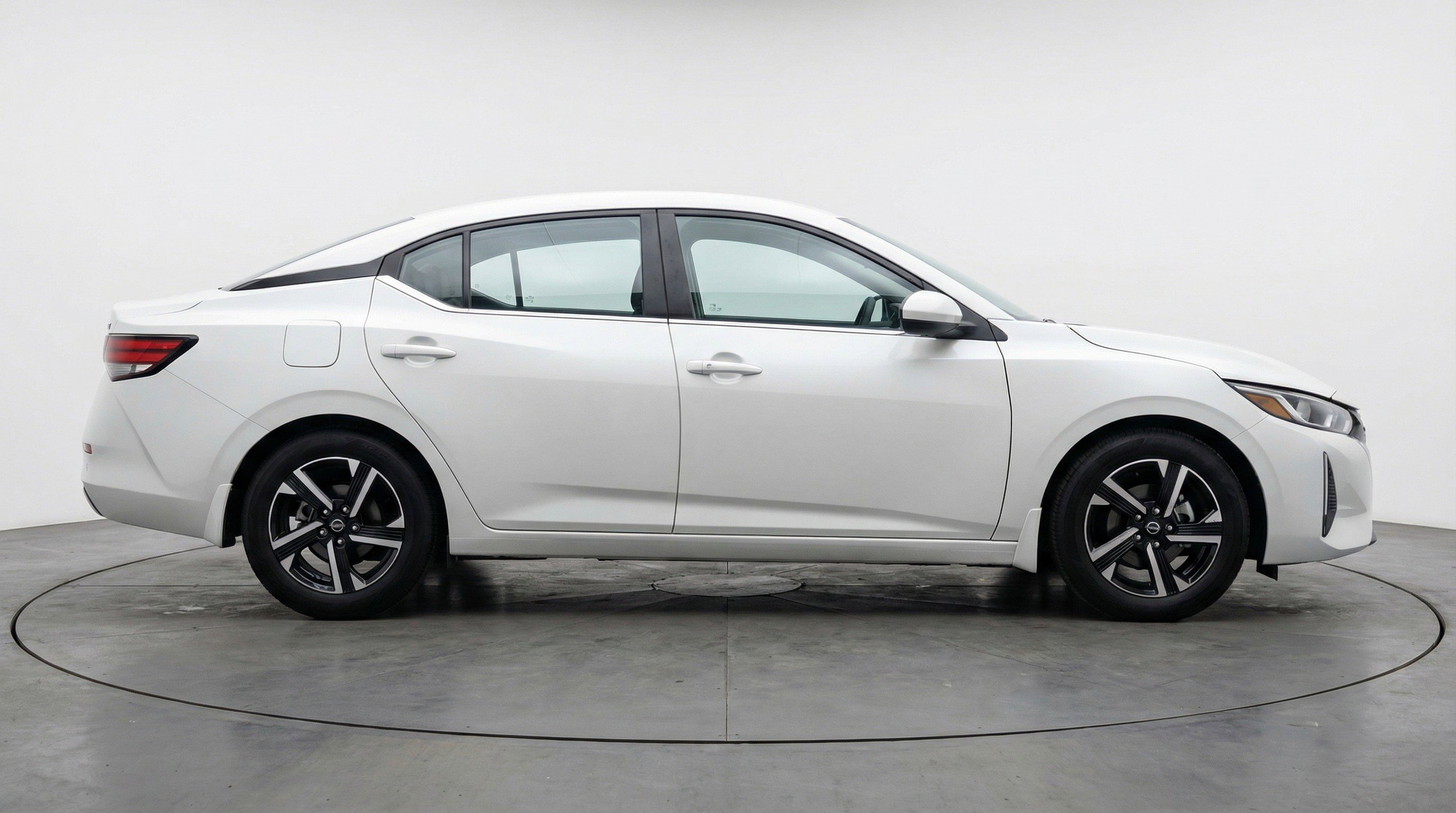Used 2025 Nissan Sentra SV FWD image 11