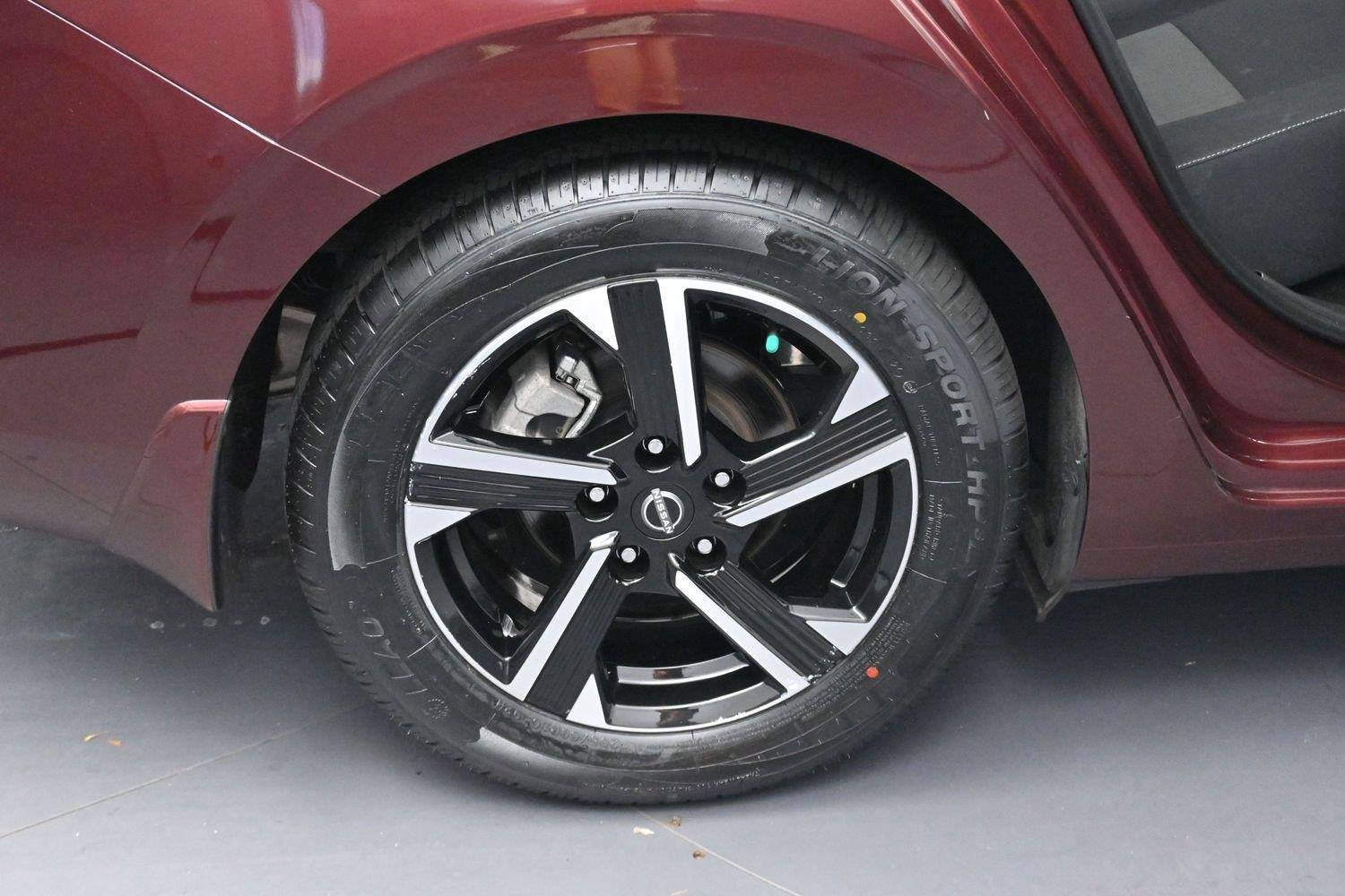 Used 2024 Nissan Sentra SV FWD image 30