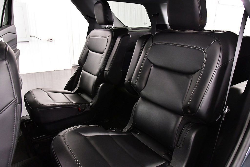 Used 2023 Ford Explorer XLT w/ Equipment Group 202A image 31