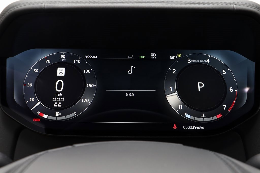 New 2025 Land Rover Range Rover Long Wheelbase SE image 9