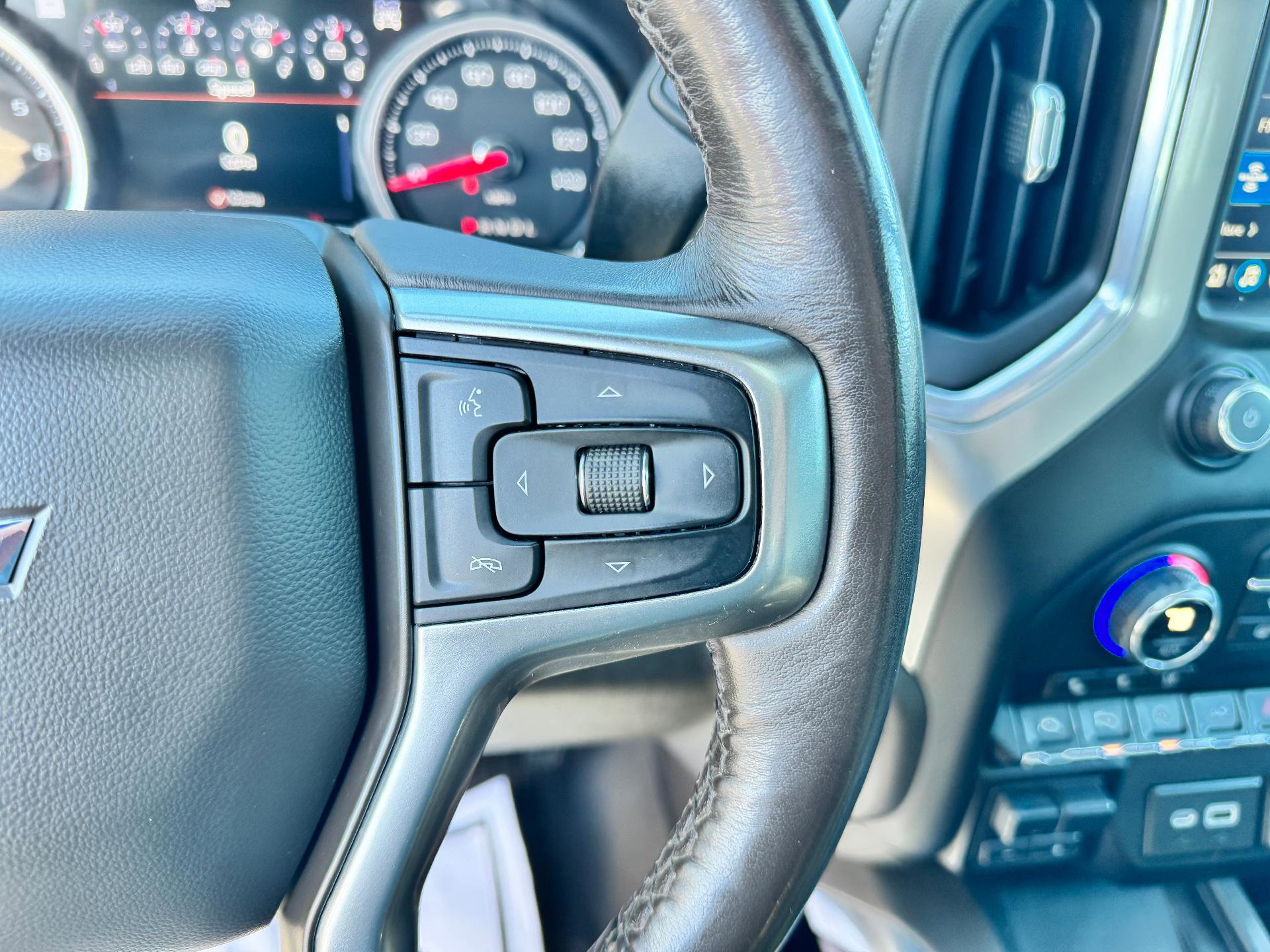 Used 2021 Chevrolet Silverado 1500 LTZ w/ LTZ Premium Package image 23