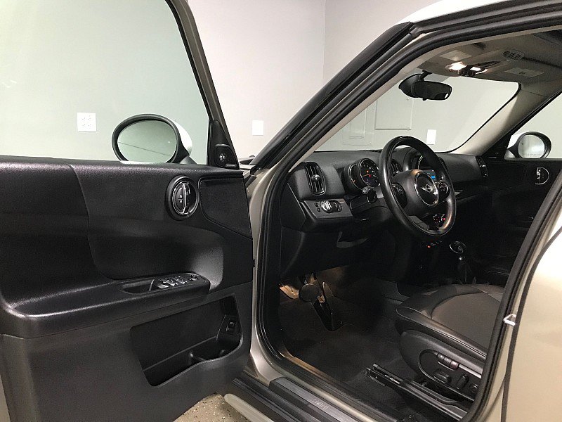 Used 2018 MINI Cooper Countryman FWD image 9