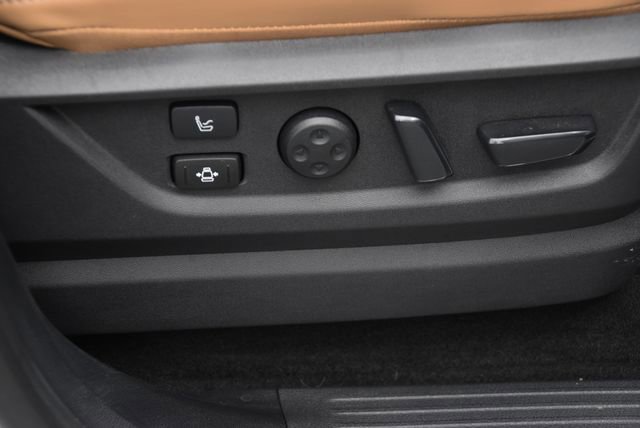 Used 2025 INFINITI QX80 Sensory AWD/4WD image 32