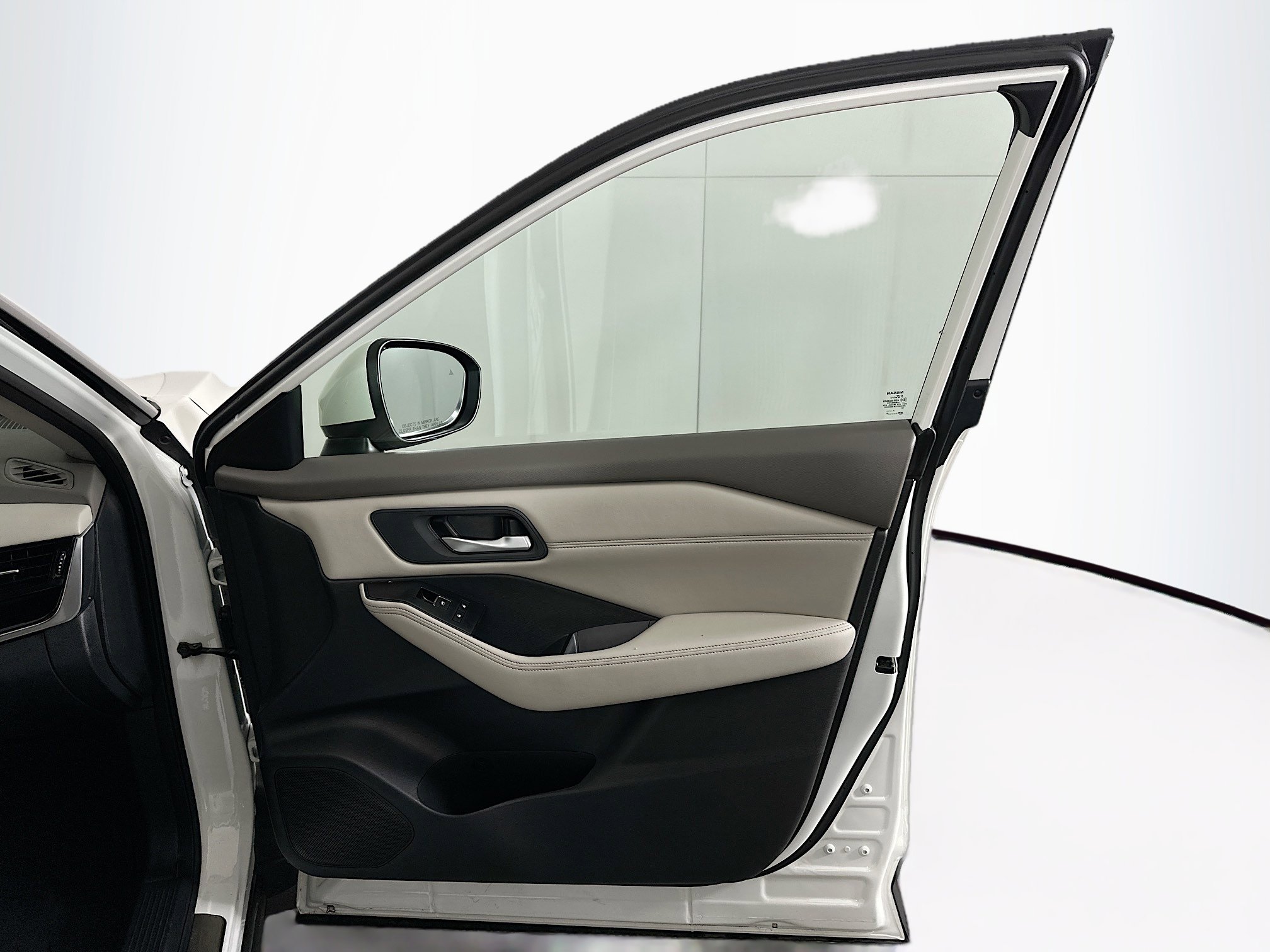 Used 2023 Nissan Rogue SL w/ SL Premium Package image 32