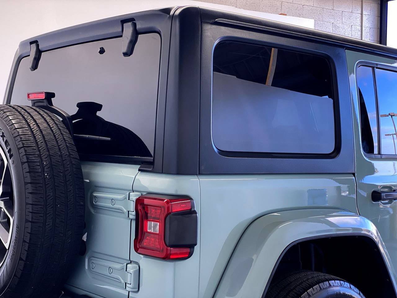 Used 2024 Jeep Wrangler Unlimited w/ Convenience Group AWD/4WD image 10