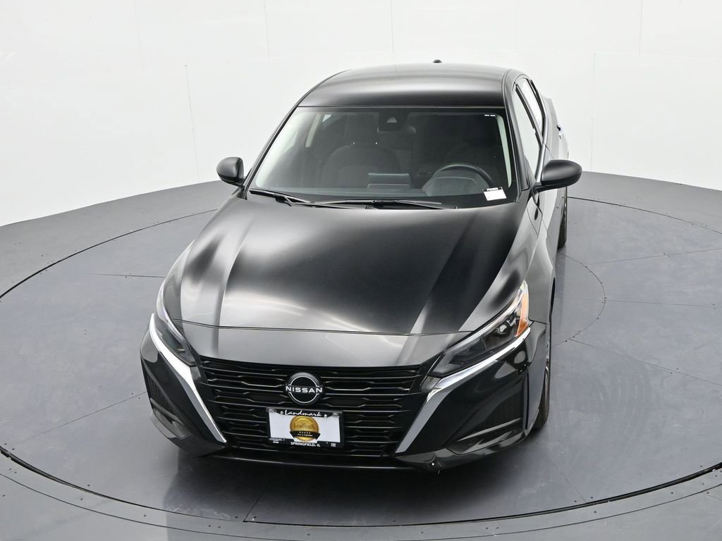 Used 2025 Nissan Altima 2.5 SV image 18