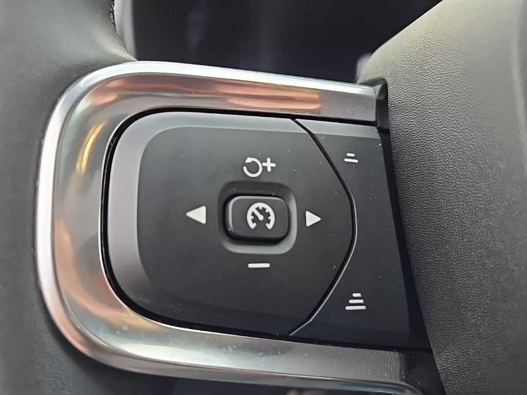 Certified 2023 Volvo C40 P8 Recharge Plus w/ Climate Package image 28