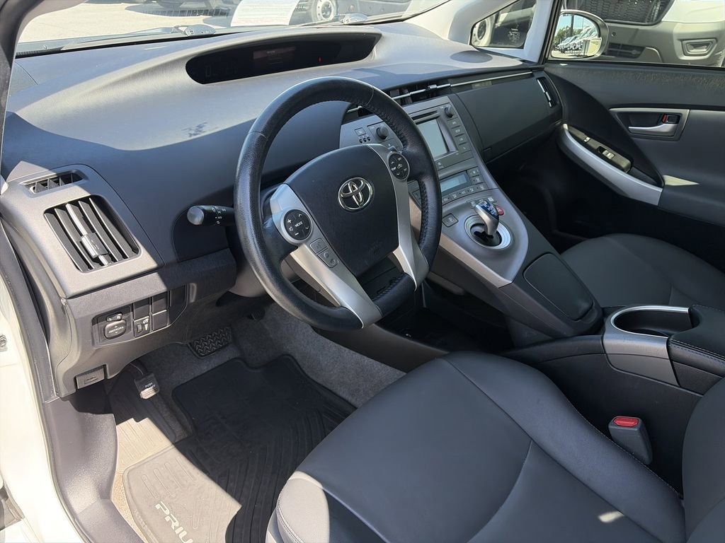Used 2015 Toyota Prius Four FWD image 11