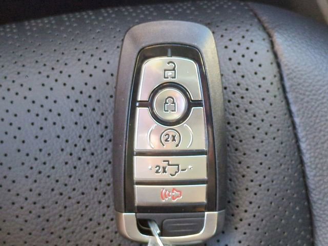 New 2026 Ford F250 Lariat w/ Black Appearance Package image 36