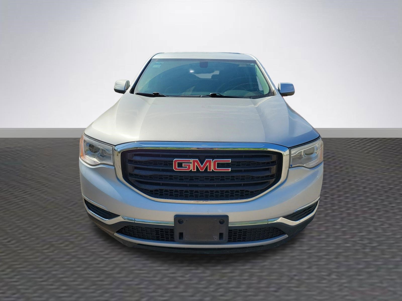 Used 2018 GMC Acadia SLE AWD/4WD image 2