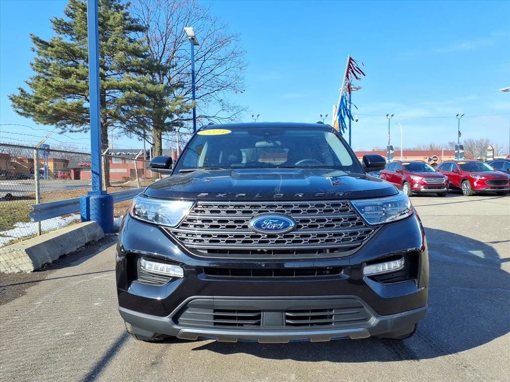 Certified 2024 Ford Explorer XLT w/ Equipment Group 202A AWD/4WD image 2