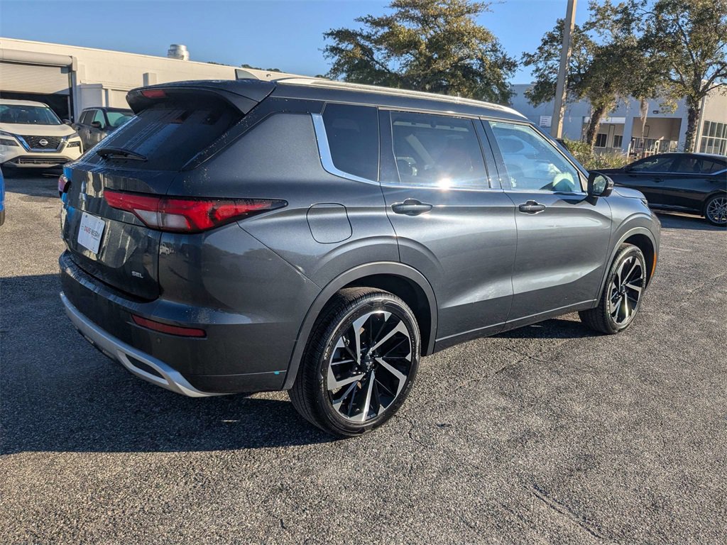 Used 2024 Mitsubishi Outlander SEL image 4