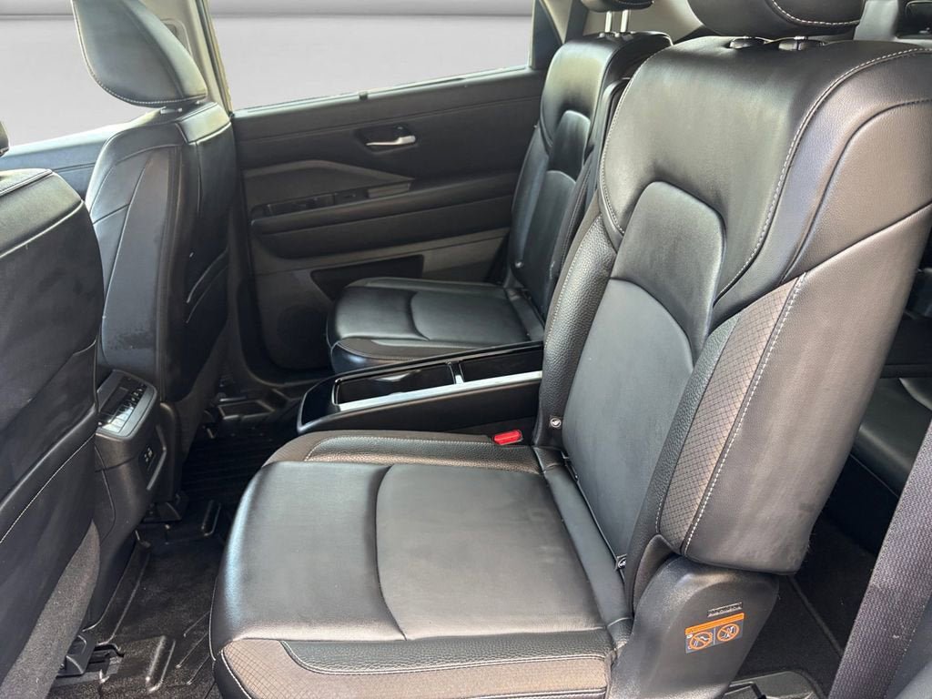 Used 2024 Nissan Pathfinder SL w/ SL Premium Package AWD/4WD image 14