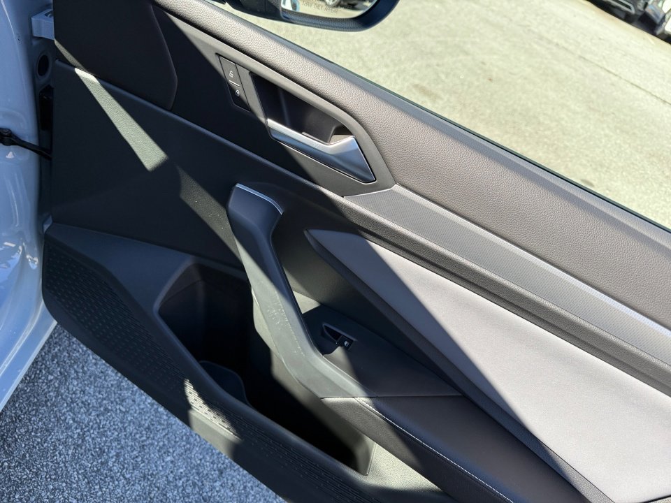 New 2026 Volkswagen Jetta SE image 31