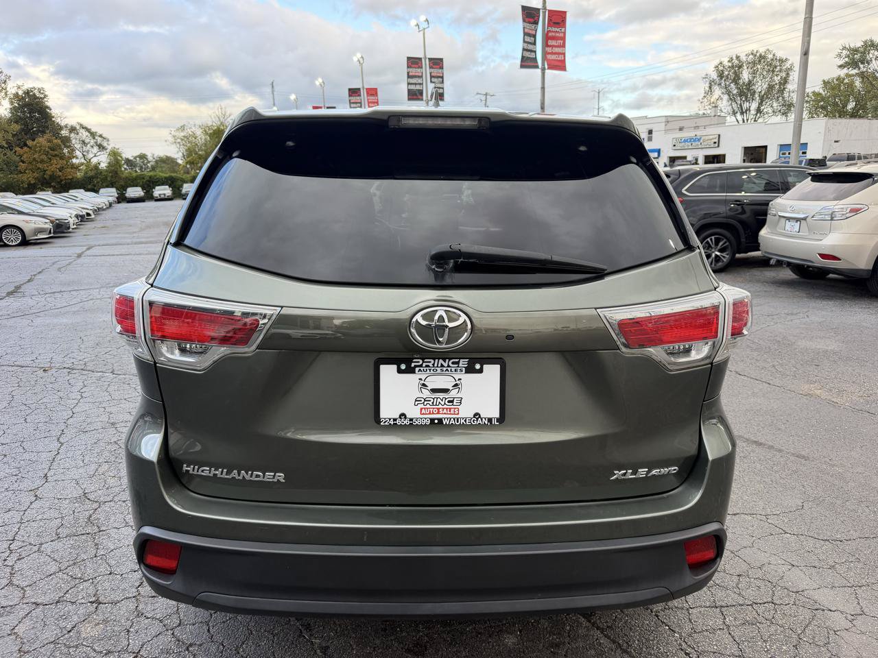 Used 2014 Toyota Highlander XLE AWD/4WD image 6