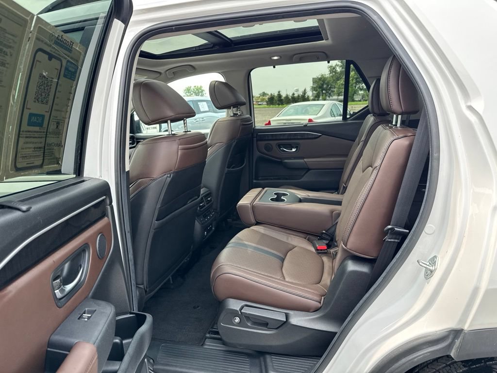 Used 2025 Honda Pilot Elite image 37