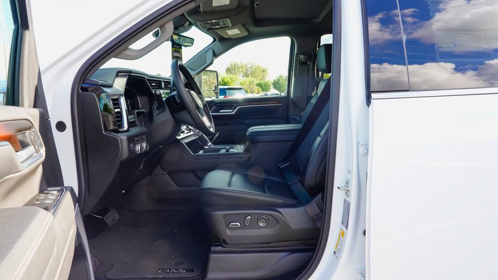 New 2026 GMC Sierra 2500 Denali w/ Denali Reserve Package AWD/4WD image 14