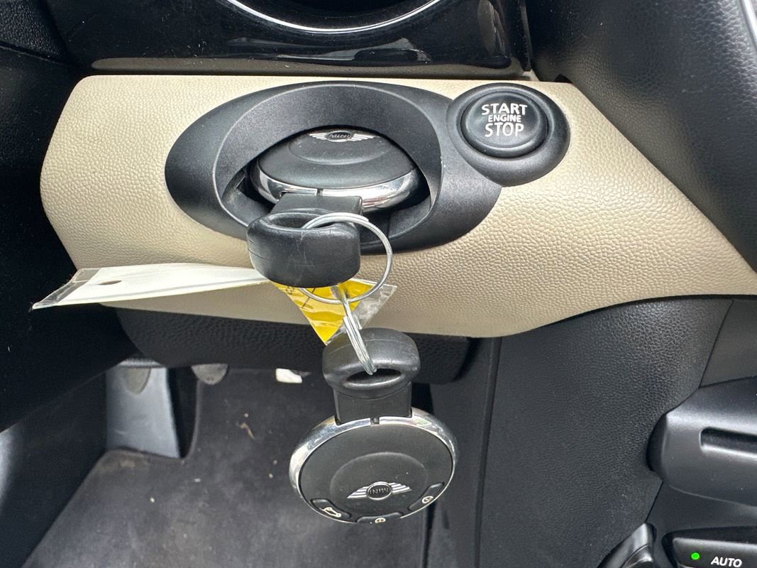 Used 2014 MINI Cooper Convertible FWD image 36